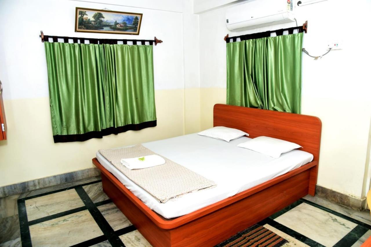 Janata Hotel & Restaurant Kalkutta Exterior foto